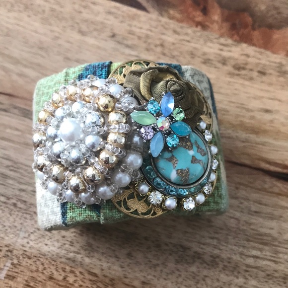 Anthropologie Jewelry - Beautiful Anthropologie Cuff braclet